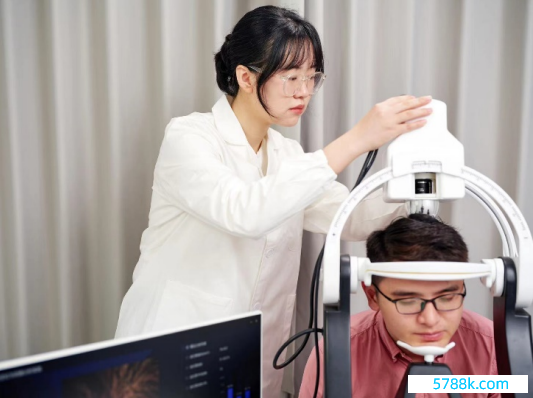 利用头皮定位与成像分析系统进行头皮健康景象检测    图/汉高